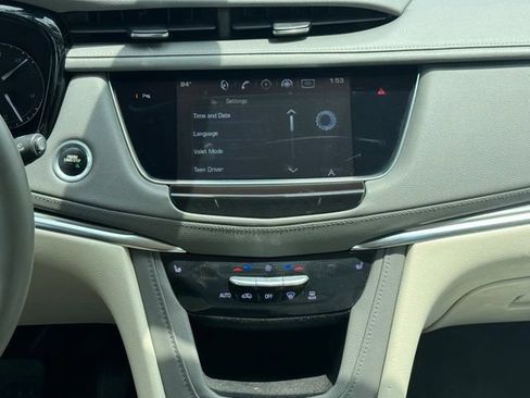 Used 2017 Cadillac XT5 Luxury w/ Driver Awareness Package FWD image 25