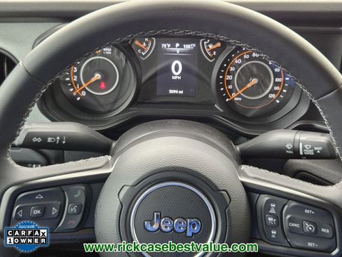 Used 2025 Jeep Gladiator Sport image 29