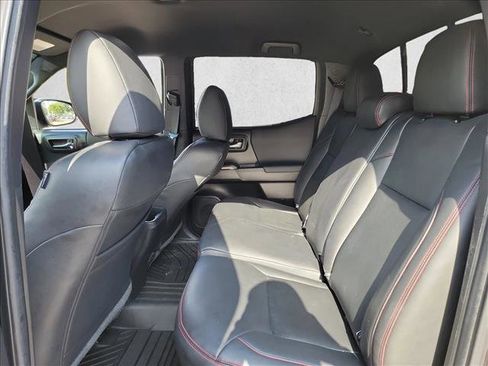 Used 2022 Toyota Tacoma TRD Sport w/ Technology Package RWD image 14