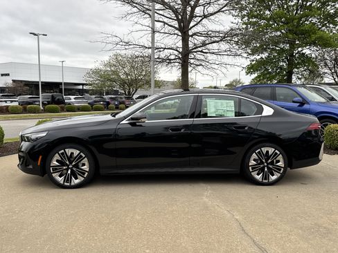 New 2026 BMW 530i xDrive AWD/4WD image 2