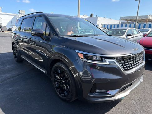 Used 2024 Kia Carnival SX Prestige image 9