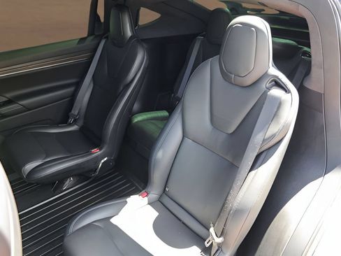 Used 2022 Tesla Model X AWD/4WD image 23