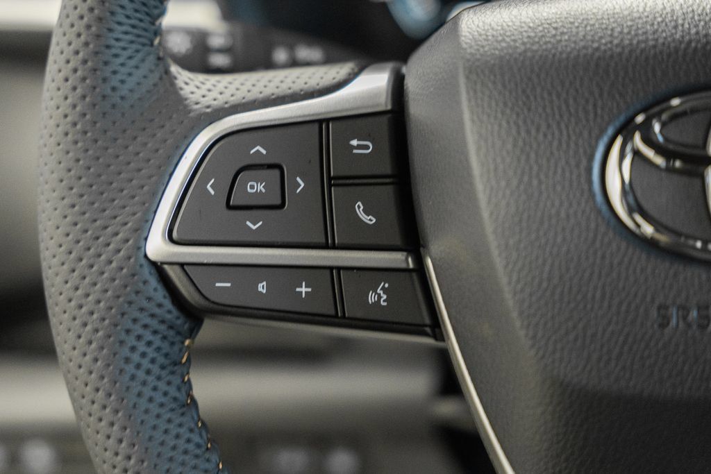 New 2026 Toyota Sienna XLE Woodland Edition AWD/4WD image 33
