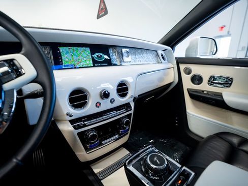 Used 2019 Rolls-Royce Phantom Sedan RWD image 33