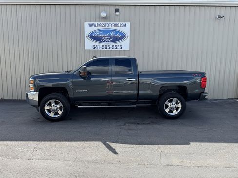 Used 2019 Chevrolet Silverado 2500 W/T AWD/4WD image 1