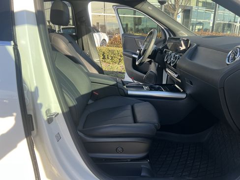 Used 2025 Mercedes-Benz GLA 250 image 35