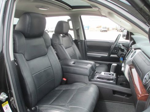 Used 2015 Toyota Tundra Limited w/ Limited Premium Package image 22