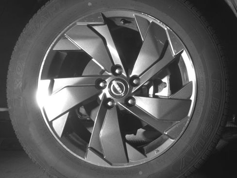 Used 2025 Nissan Rogue SV image 13