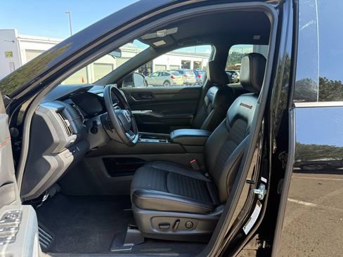 Used 2026 Nissan Pathfinder Rock Creek AWD/4WD image 15