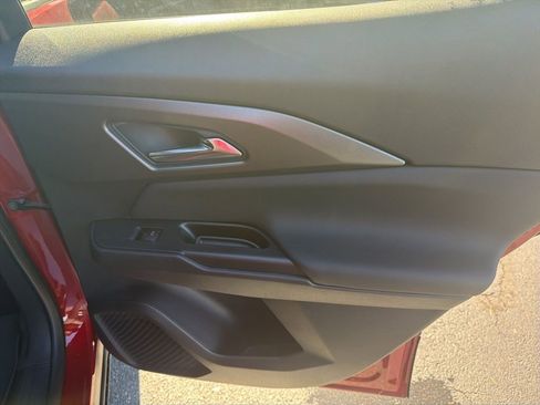 New 2026 Chevrolet Equinox EV LT image 32