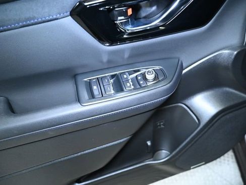 Used 2025 Subaru Forester Limited w/ Popular Package image 28