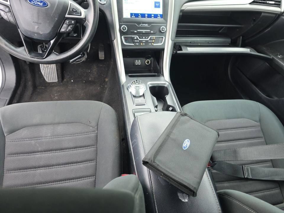 Used 2020 Ford Fusion SE FWD image 7
