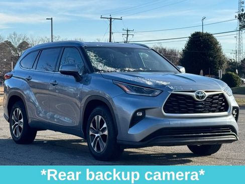 Used 2021 Toyota Highlander XLE image 11