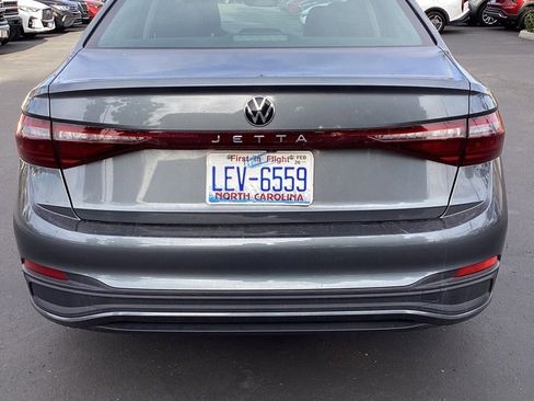 Used 2025 Volkswagen Jetta S image 8