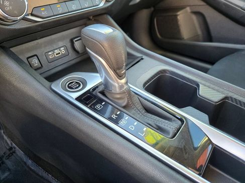 Certified 2024 Nissan Sentra SV FWD image 25