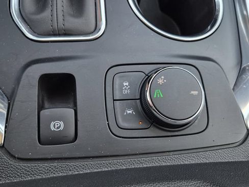Used 2018 Chevrolet Traverse Premier w/ Driver Confidence II Package FWD image 51