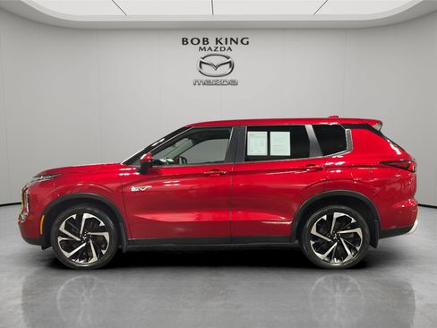 Used 2024 Mitsubishi Outlander SE AWD/4WD image 2