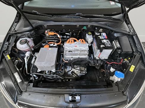 Used 2019 Volkswagen e-Golf SE w/ Driver Assistance Package image 18