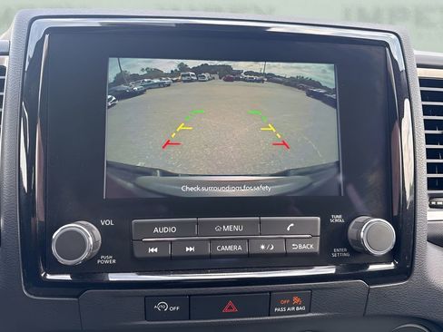 Used 2023 Nissan Frontier SV image 19