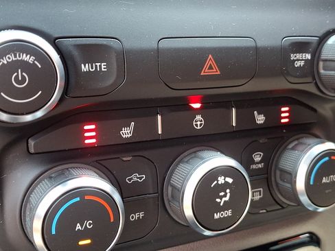 Certified 2022 RAM 1500 Big Horn AWD/4WD image 23