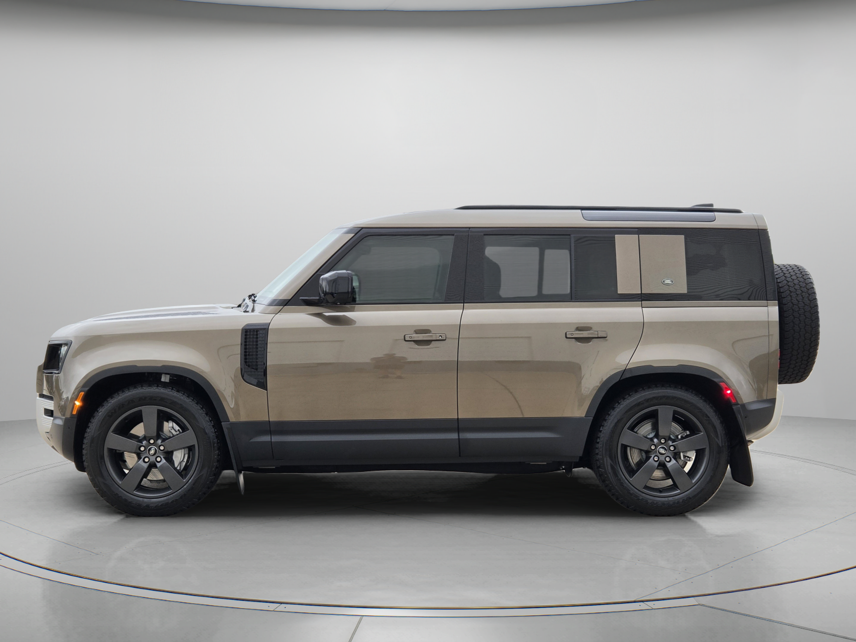 Certified 2024 Land Rover Defender 110 S AWD/4WD image 2