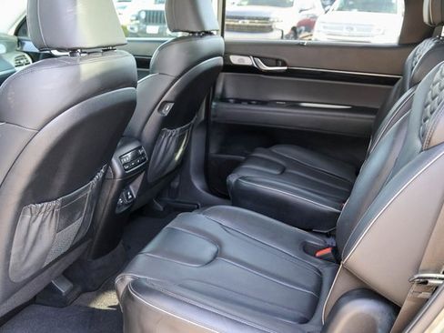 Used 2022 Hyundai Palisade Limited image 17