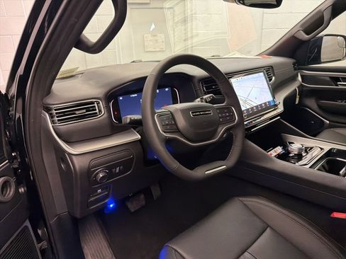 New 2026 Jeep Grand Wagoneer L 2WD image 16