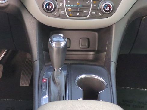 Used 2018 Chevrolet Equinox LT image 21