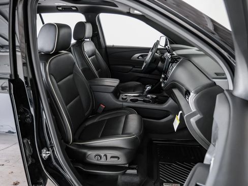 Used 2022 Chevrolet Traverse Premier w/ Redline Edition FWD image 41