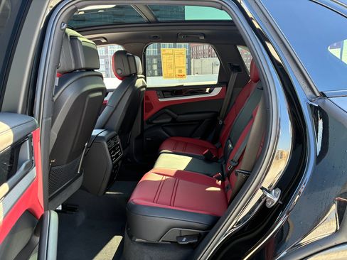 New 2026 Porsche Cayenne AWD/4WD image 14