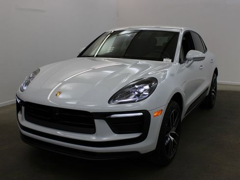 New 2026 Porsche Macan image 1