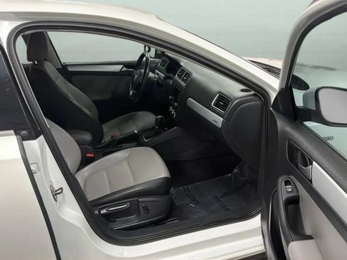 Used 2013 Volkswagen Jetta SEL FWD image 22