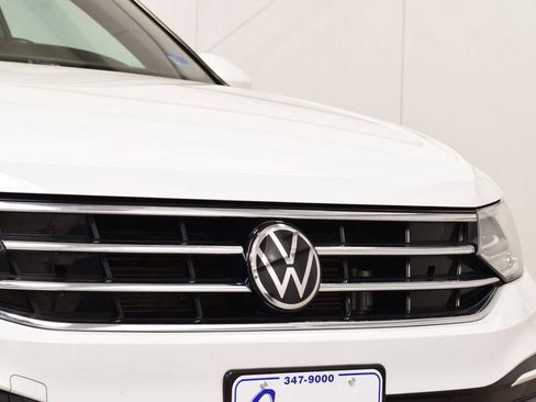Used 2022 Volkswagen Tiguan SE AWD/4WD image 11