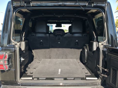 Used 2021 Jeep Wrangler Unlimited Rubicon w/ Trailer Tow Package image 13