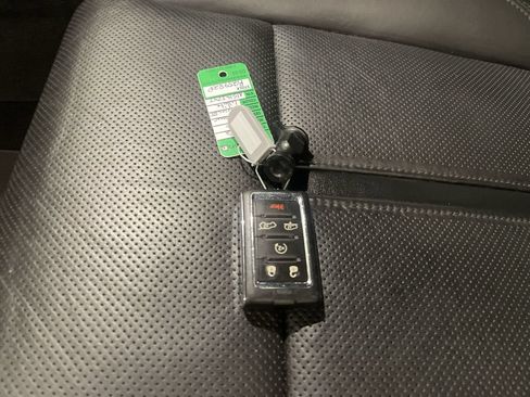 Used 2022 Jeep Wagoneer Series III w/ Rear Seat Entertainment Group AWD/4WD image 29