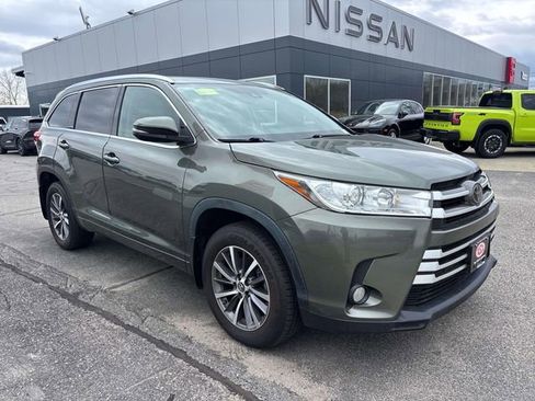Used 2018 Toyota Highlander XLE image 7