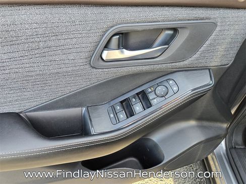 Used 2023 Nissan Rogue SV image 22