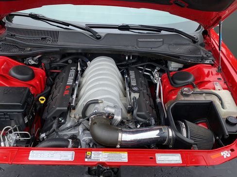 Used 2009 Dodge Challenger SRT8 w/ SRT Option Group II RWD image 29