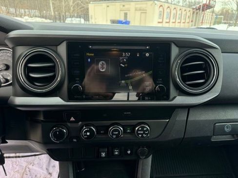 Used 2019 Toyota Tacoma TRD Sport image 20