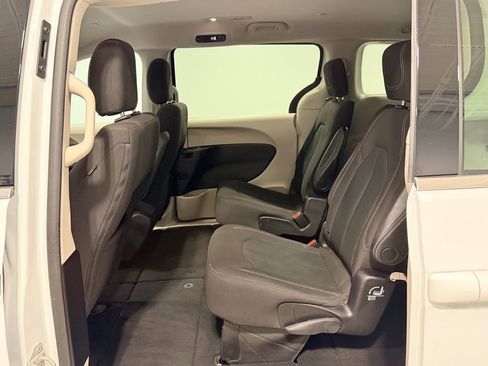 Used 2023 Chrysler Voyager LX w/ Fleet Security Group FWD image 13