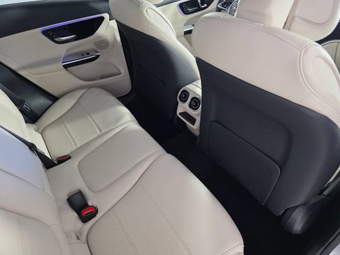 Used 2026 Mercedes-Benz GLC 300 image 25