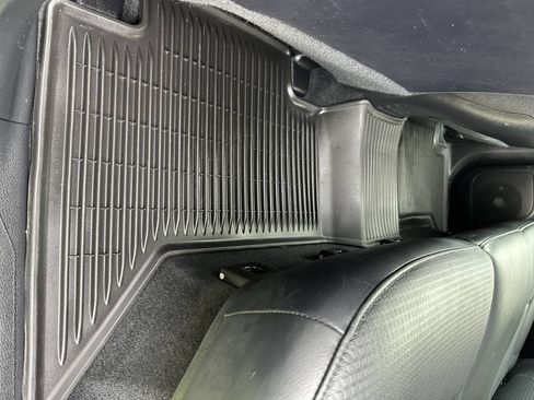 Used 2022 Toyota Tacoma Limited AWD/4WD image 23