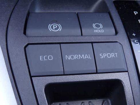 Certified 2024 Toyota RAV4 XLE FWD image 27
