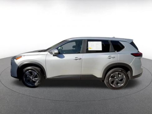 Used 2025 Nissan Rogue SV FWD image 9