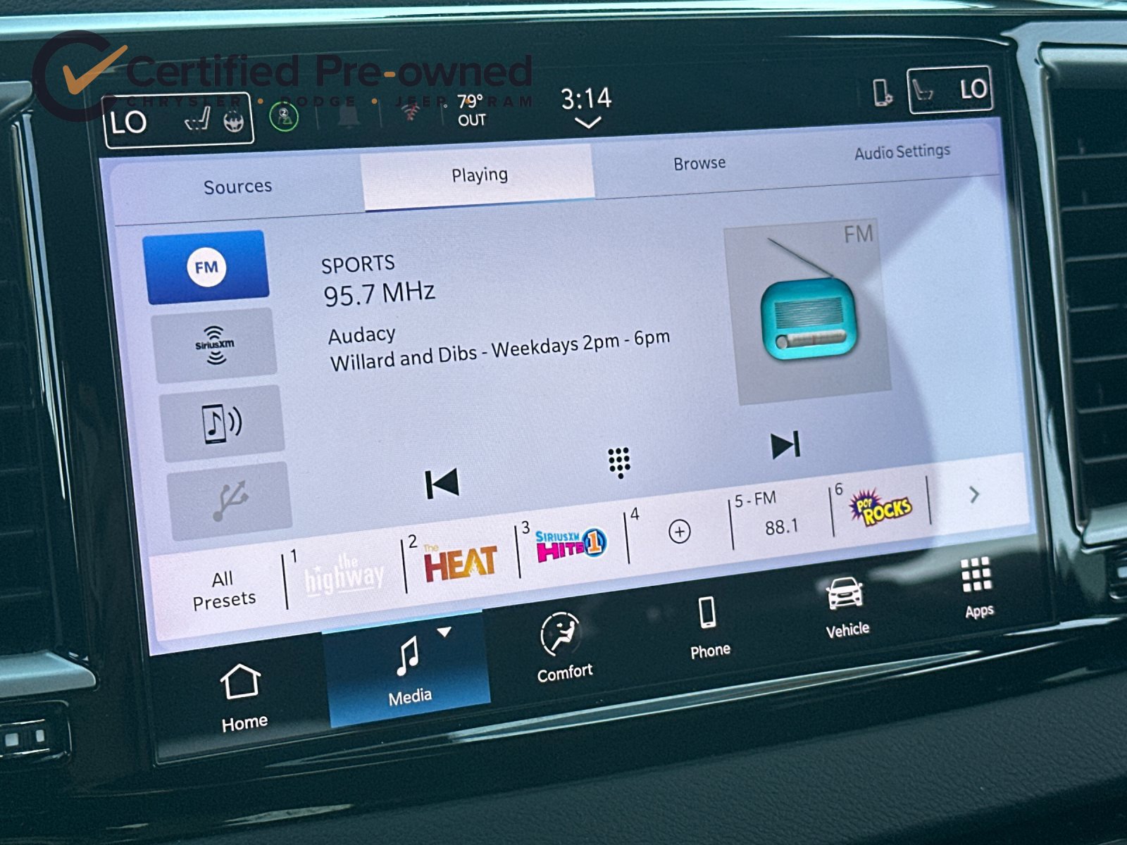 Certified 2025 Chrysler Pacifica Select FWD image 19