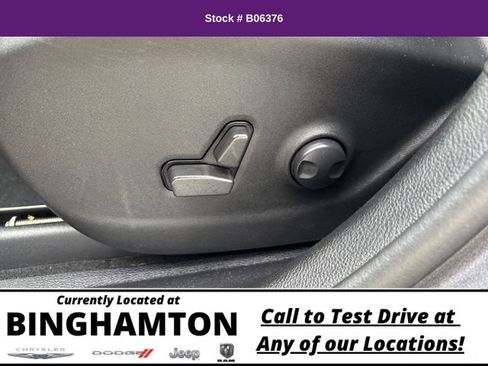 Used 2022 Jeep Cherokee Trailhawk image 10