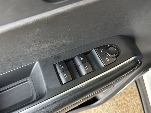 Certified 2025 GMC Acadia Elevation FWD image 23