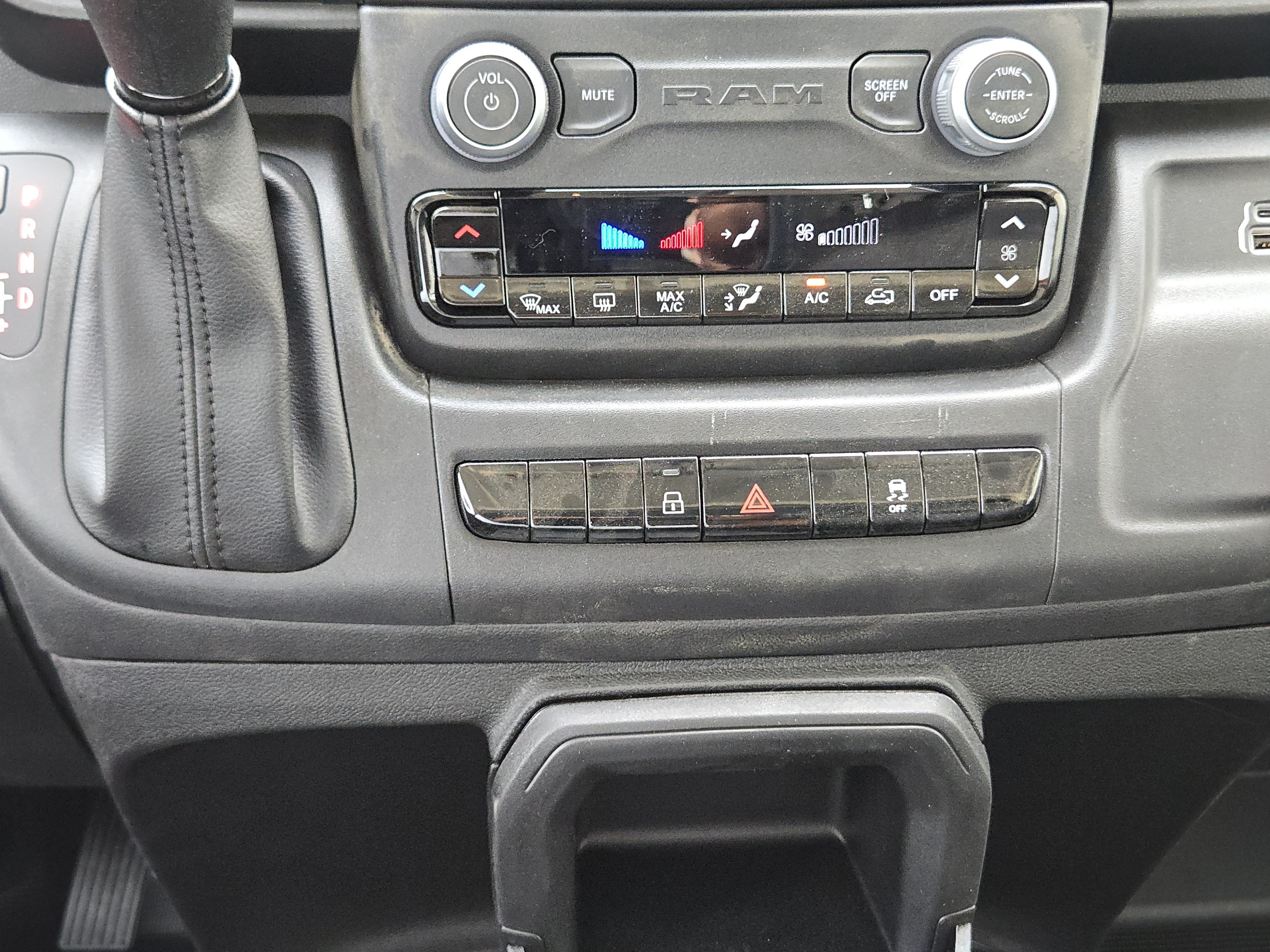 New 2026 RAM ProMaster 2500 w/ Convenience Group FWD image 15