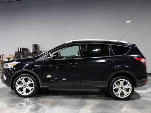Used 2017 Ford Escape Titanium w/ Equipment Group 301A AWD/4WD image 4