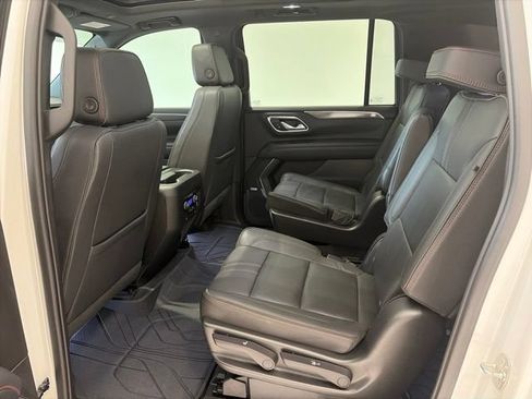 Certified 2023 Chevrolet Suburban RST w/ Luxury Package AWD/4WD image 14
